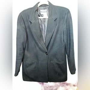 Nouveax woman’s vintage 90’s wool one button blazer